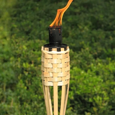 Gartenleuchten Bambusfackel mit schwarzem Metall-Wickhalter für die Außendekoration Natürliche Bambus Tiki-Flamme