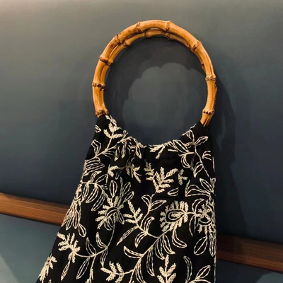Runder und halbrunder Bambus-Taschengriff mit Bambuswurzeln für die Handtasche der Dame
