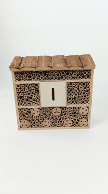 Holzinsect Bee House Hängende Kiste nützliche Insektenhabitat für Bienen Schmetterling